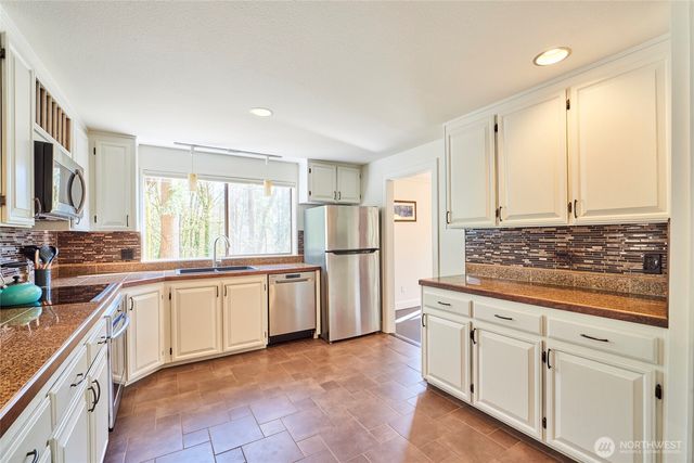 15028 245th Avenue SE, Issaquah, WA 98027