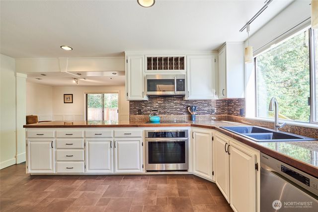 15028 245th Avenue SE, Issaquah, WA 98027