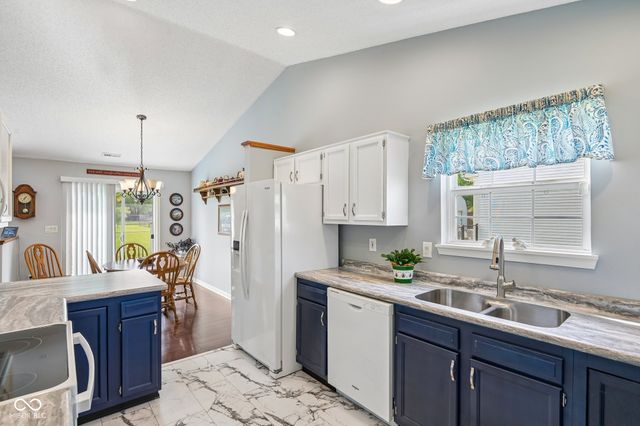 951 Tulip Way, Fortville, IN 46040