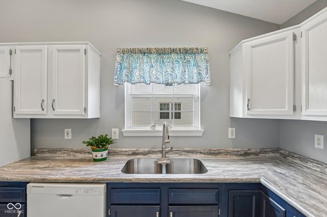 951 Tulip Way, Fortville, IN 46040