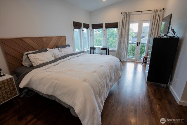 907 Broadway E, Seattle, WA 98102