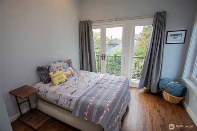 907 Broadway E, Seattle, WA 98102