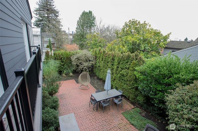 907 Broadway E, Seattle, WA 98102