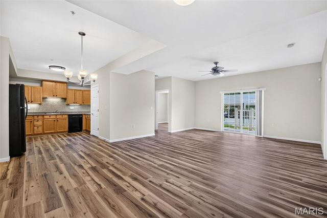 6 Monarch Trace Court 103, Chesterfield, MO 63017