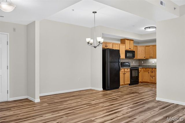 6 Monarch Trace Court 103, Chesterfield, MO 63017