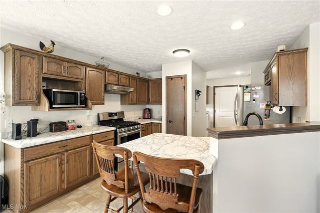 5239 Monroe Square E, Barberton, OH 44203