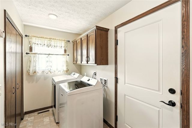 5239 Monroe Square E, Barberton, OH 44203