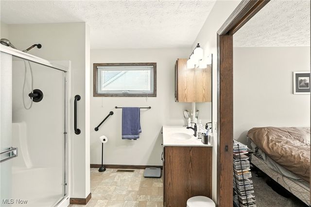 5239 Monroe Square E, Barberton, OH 44203