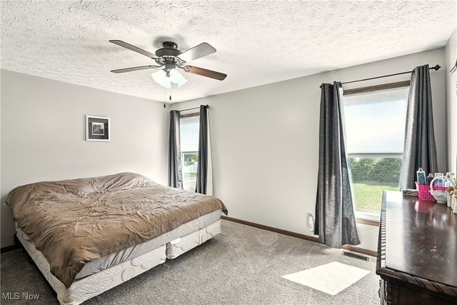 5239 Monroe Square E, Barberton, OH 44203