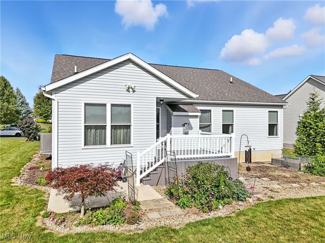 5239 Monroe Square E, Barberton, OH 44203