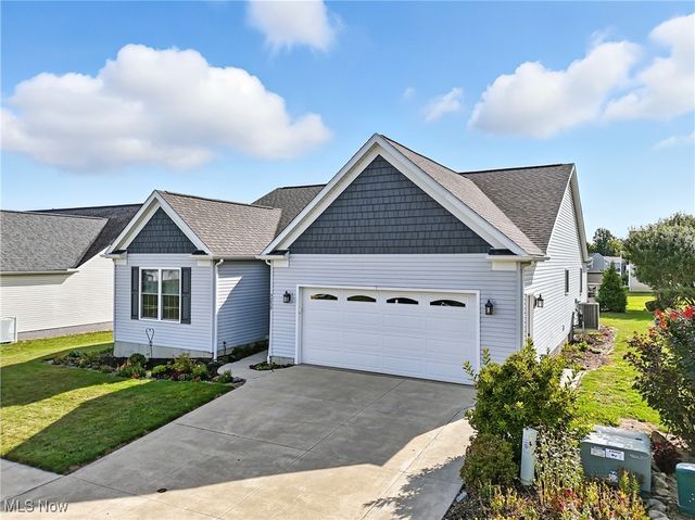 5239 Monroe Square E, Barberton, OH 44203