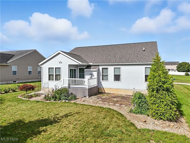 5239 Monroe Square E, Barberton, OH 44203