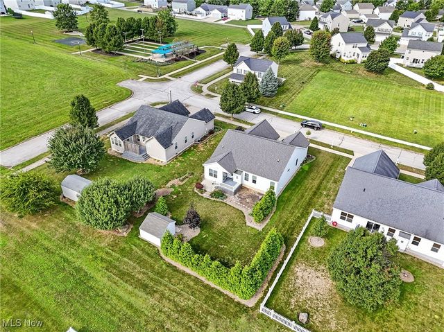 5239 Monroe Square E, Barberton, OH 44203