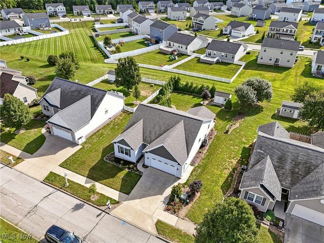 5239 Monroe Square E, Barberton, OH 44203