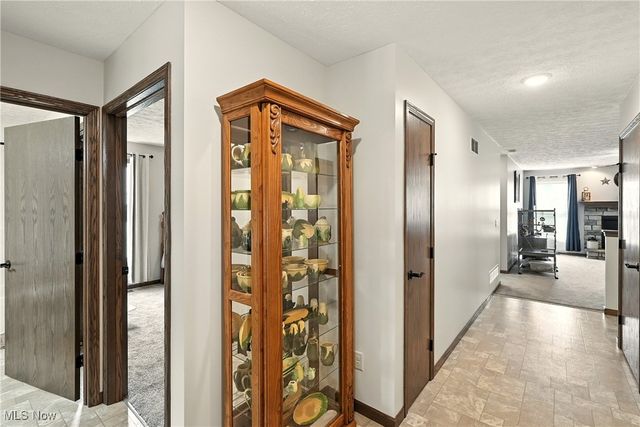 5239 Monroe Square E, Barberton, OH 44203