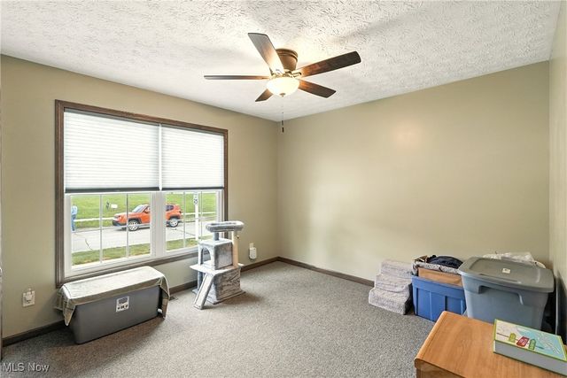 5239 Monroe Square E, Barberton, OH 44203