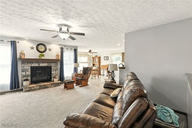 5239 Monroe Square E, Barberton, OH 44203