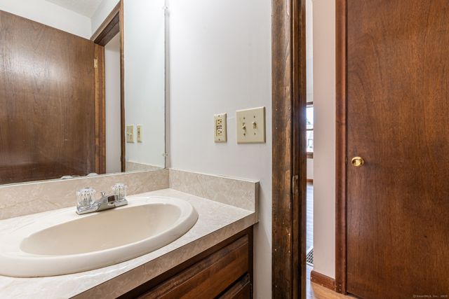 4 Saint Marc Circle G, South Windsor, CT 06074