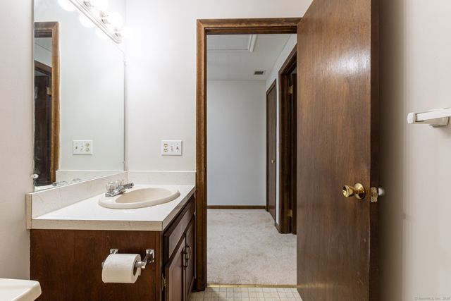 4 Saint Marc Circle G, South Windsor, CT 06074