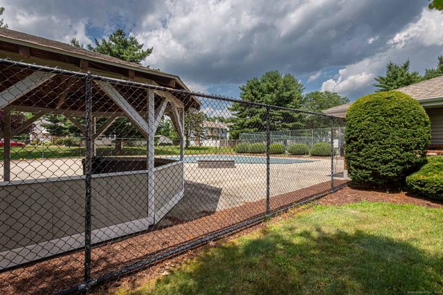 4 Saint Marc Circle G, South Windsor, CT 06074