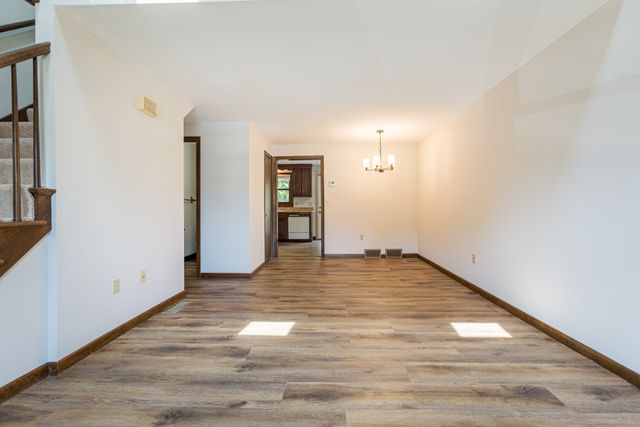 4 Saint Marc Circle G, South Windsor, CT 06074