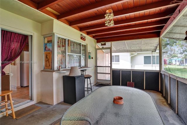 5712 NW 66th Ave, Tamarac, FL 33321