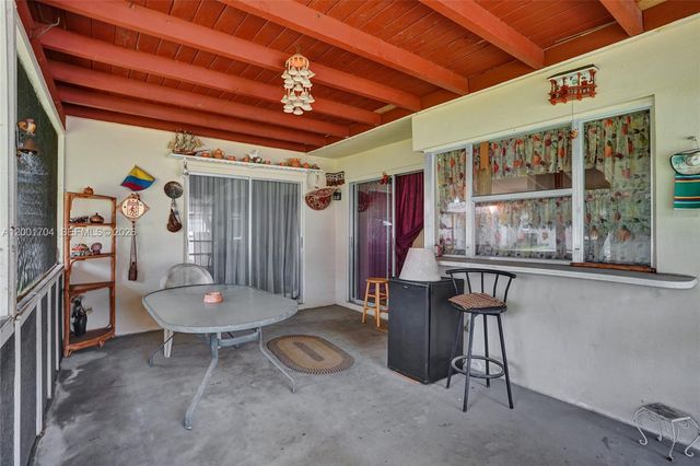 5712 NW 66th Ave, Tamarac, FL 33321