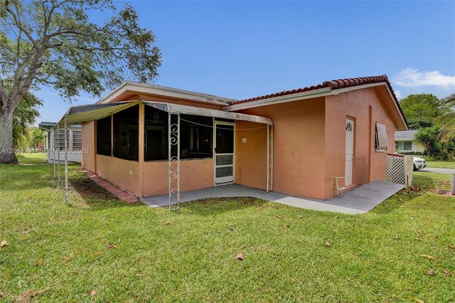 5712 NW 66th Ave, Tamarac, FL 33321