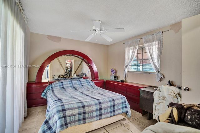 5712 NW 66th Ave, Tamarac, FL 33321