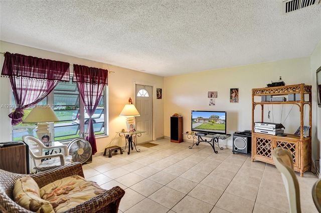 5712 NW 66th Ave, Tamarac, FL 33321