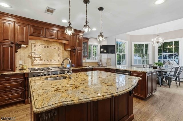 15 Chapel Pl, Wayne Twp., NJ 07470