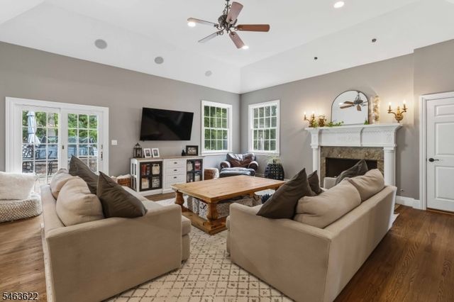 15 Chapel Pl, Wayne Twp., NJ 07470