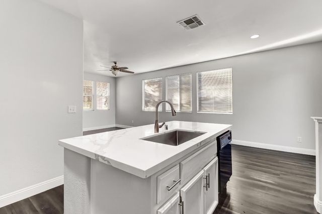 1556 Union square Rd, West Sacramento, CA 95691