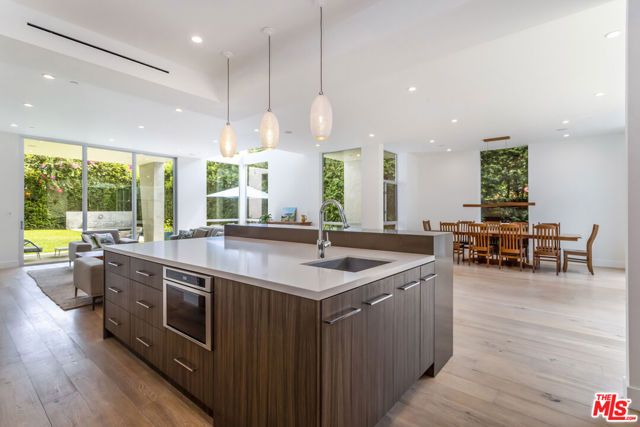 3728 S Barrington Avenue, Los Angeles, CA 90066