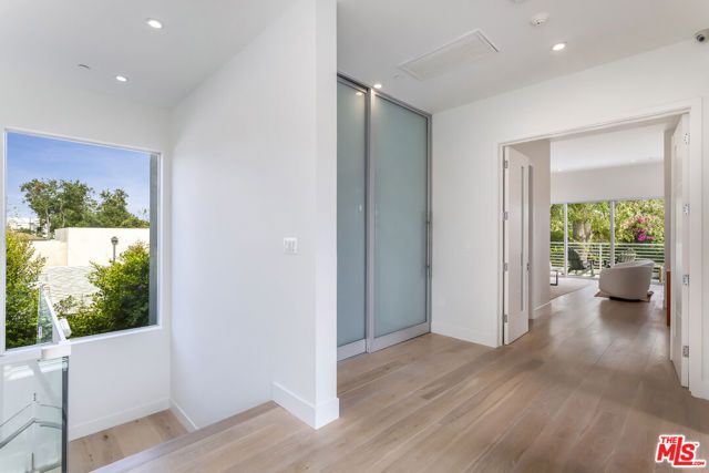 3728 S Barrington Avenue, Los Angeles, CA 90066