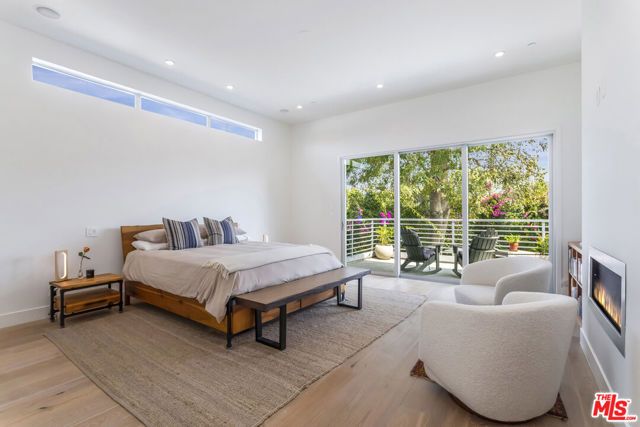 3728 S Barrington Avenue, Los Angeles, CA 90066