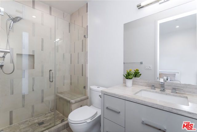 3728 S Barrington Avenue, Los Angeles, CA 90066