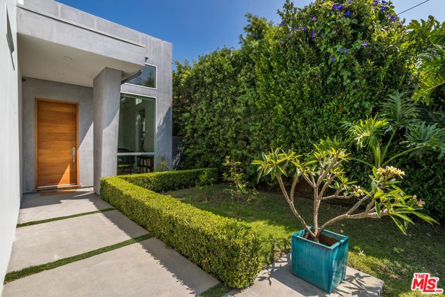 3728 S Barrington Avenue, Los Angeles, CA 90066