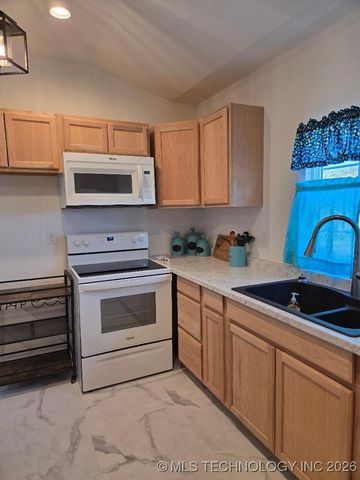 802 W Adams Avenue, Mcalester, OK 74501