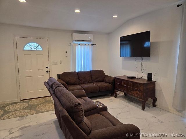 802 W Adams Avenue, Mcalester, OK 74501