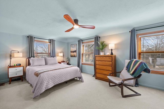 1918 E Eden PLACE, Saint Francis, WI 53235