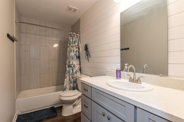 1803 Avenue Q, Santa Fe, TX 77510