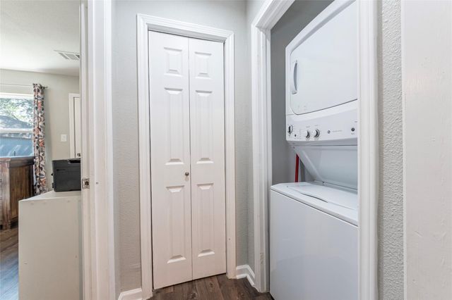 1803 Avenue Q, Santa Fe, TX 77510