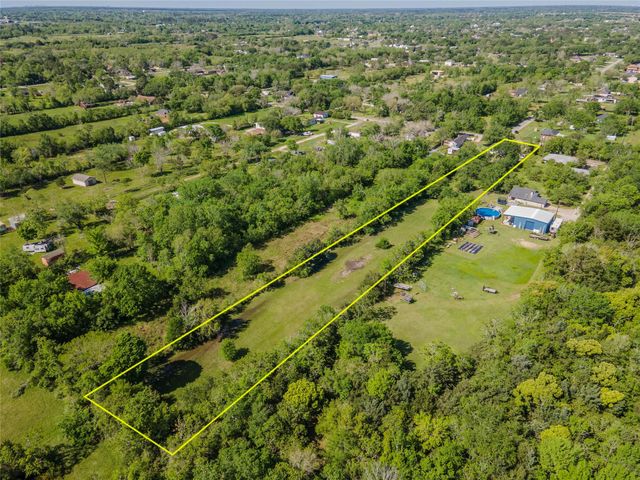 1803 Avenue Q, Santa Fe, TX 77510