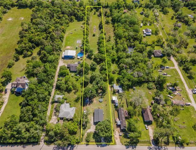 1803 Avenue Q, Santa Fe, TX 77510