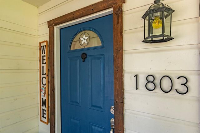 1803 Avenue Q, Santa Fe, TX 77510