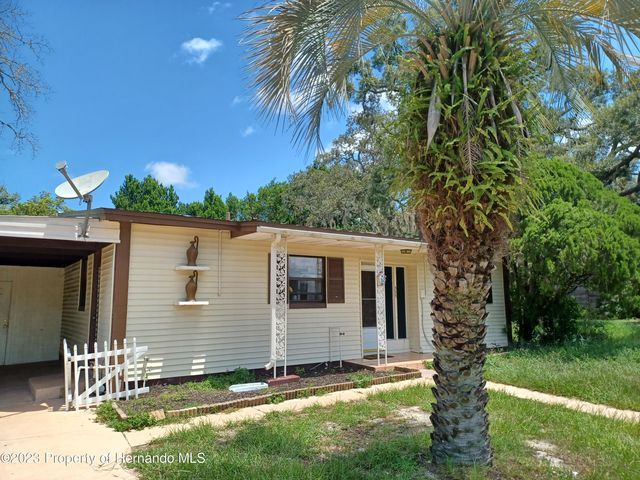 595 Swallow Lane, Spring Hill, FL 34606