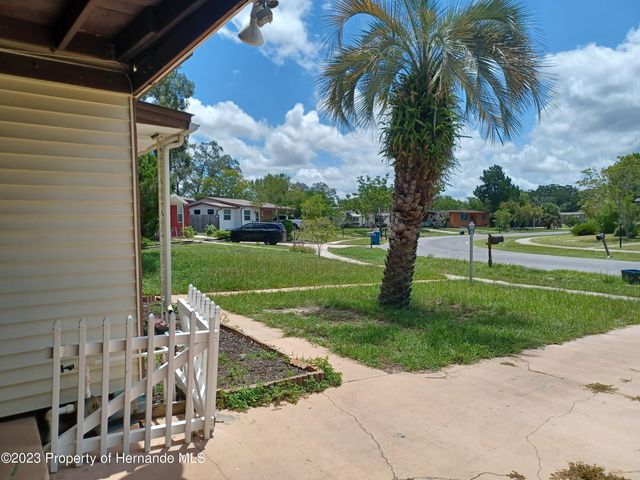 595 Swallow Lane, Spring Hill, FL 34606