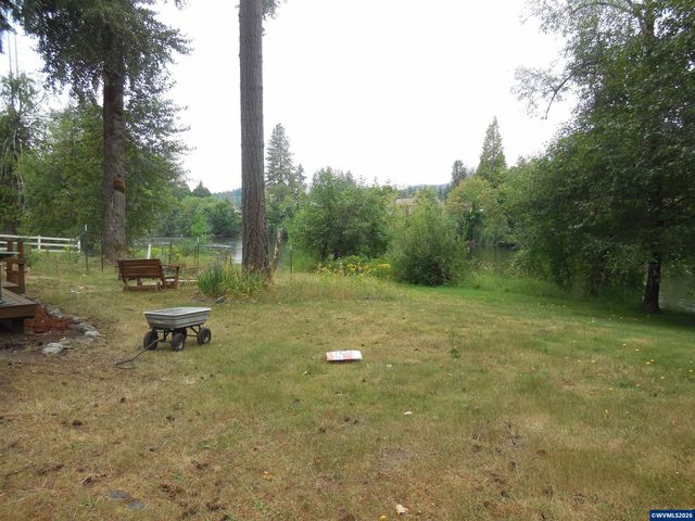 341 Locust St, Lyons, OR 97360