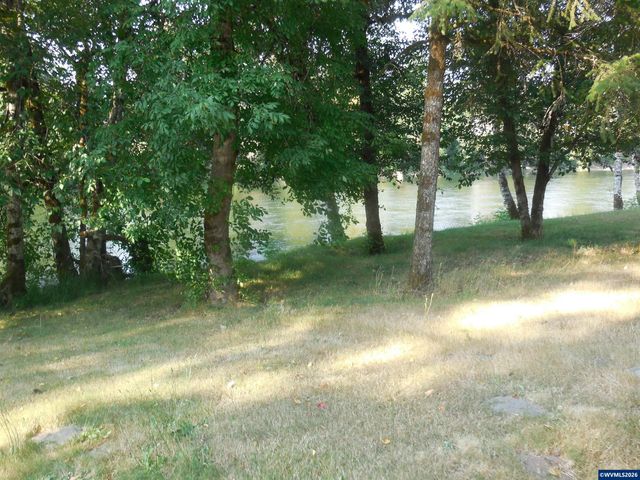 341 Locust St, Lyons, OR 97360
